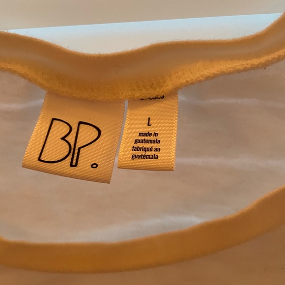 White crop top - Picture 2 of 3